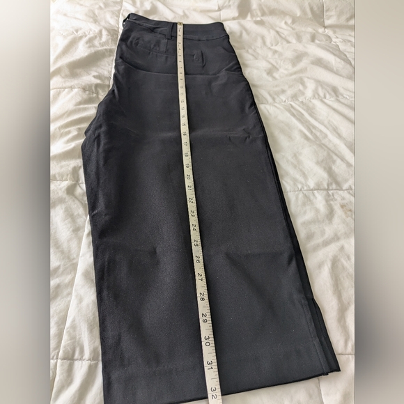 Classic black, pull on Capri pants by Pennington's in every story, 18 regular - Picture 7 of 12